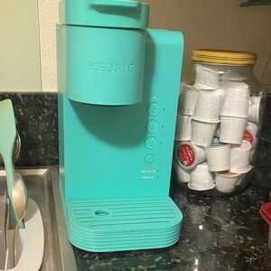 Keurig Coffee Maker K-Express Essentials Single Serve K-Cup Pod Coffee Teal